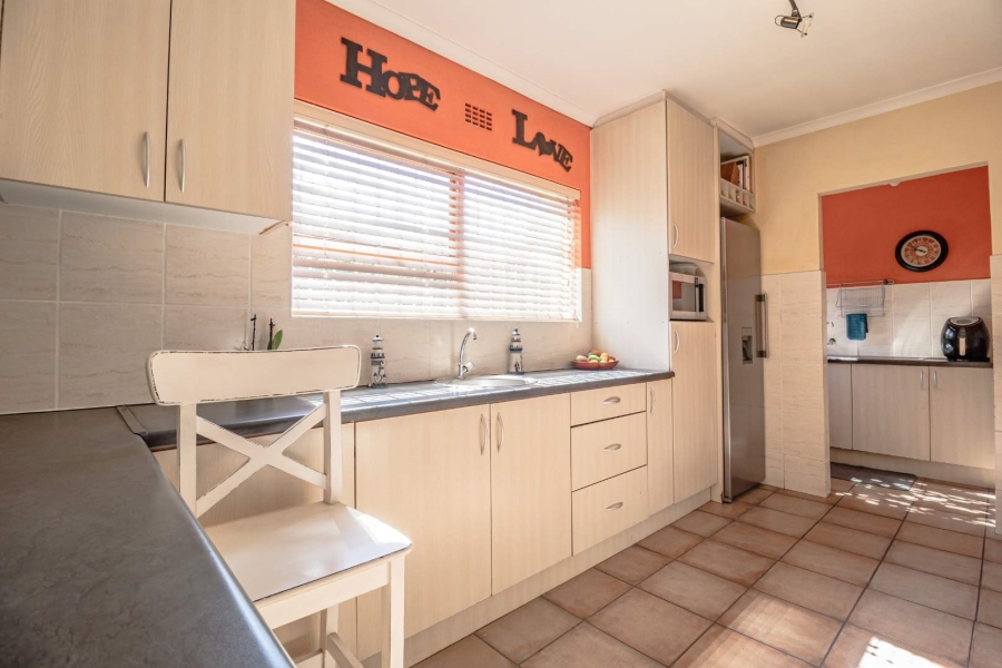 3 Bedroom Property for Sale in Loucharmante Western Cape